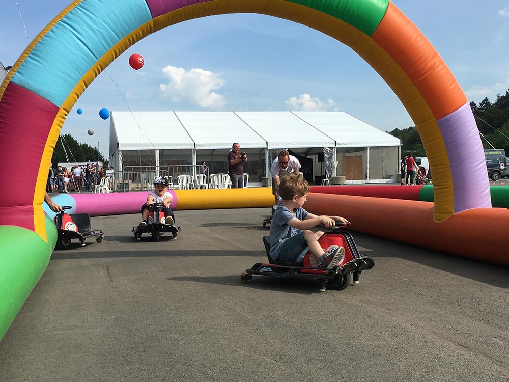 Location de karts à pédales pour enfant, avec ou sans circuit gonflable