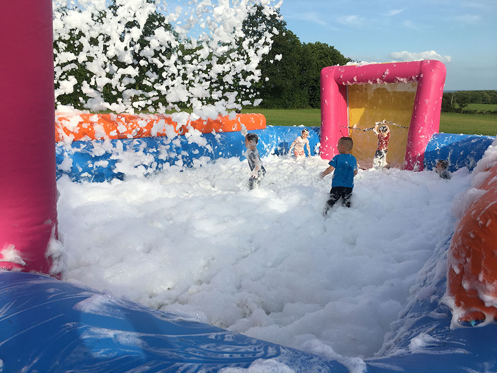 Location de machines à mousse, bulles et neige pour vos soirées et fêtes