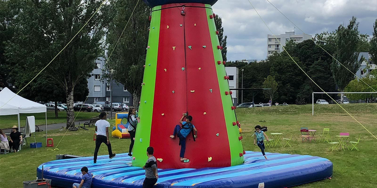 Jeux extérieurs à grimper pour collectivité, Jeux d'escalade